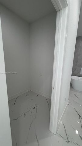 1909 nw 24th PL, Cape Coral, FL 33993