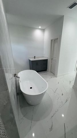 1909 nw 24th PL, Cape Coral, FL 33993