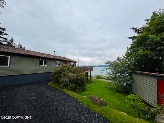 301 Cedar Street, Craig, AK 99921