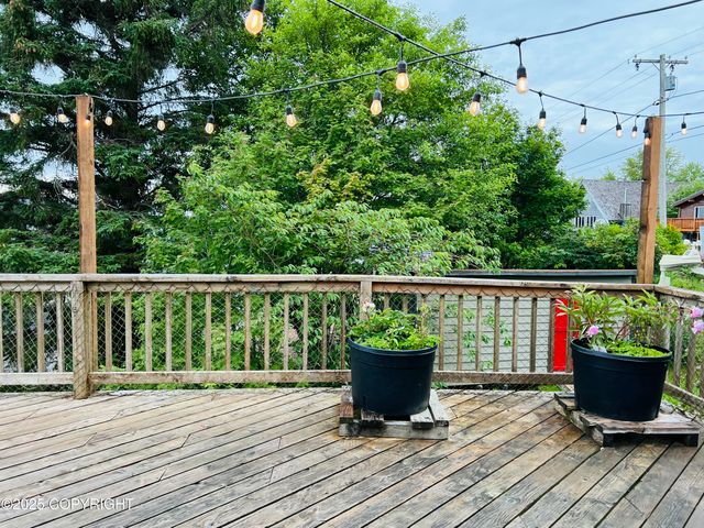 301 Cedar Street, Craig, AK 99921