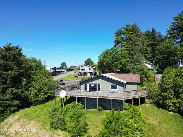 301 Cedar Street, Craig, AK 99921