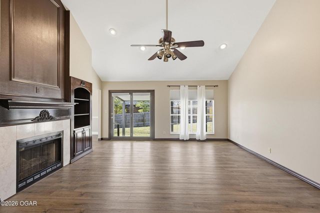 2712 N Park Avenue, Joplin, MO 64801