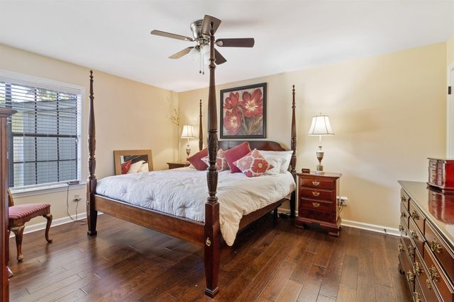 2623 SURREY WOOD DR, Bartlett, TN 38134