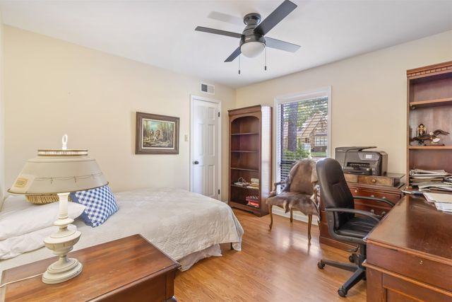 2623 SURREY WOOD DR, Bartlett, TN 38134