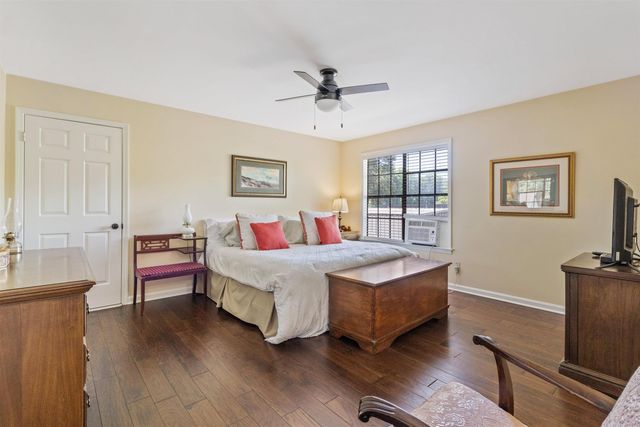 2623 SURREY WOOD DR, Bartlett, TN 38134