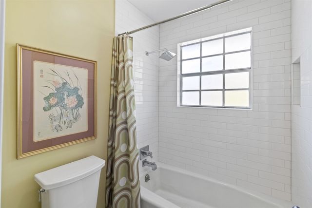 2623 SURREY WOOD DR, Bartlett, TN 38134