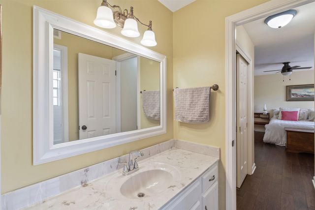 2623 SURREY WOOD DR, Bartlett, TN 38134