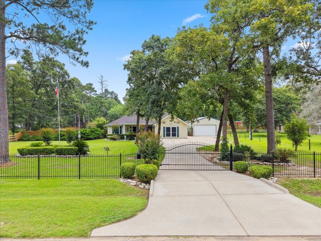 136 Fantail Street, Magnolia, TX 77355