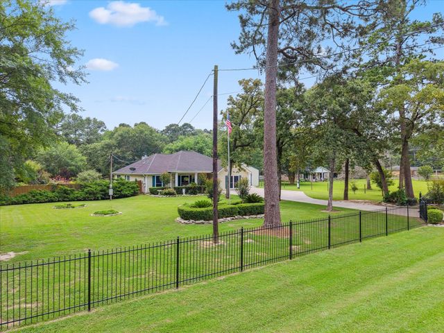 136 Fantail Street, Magnolia, TX 77355