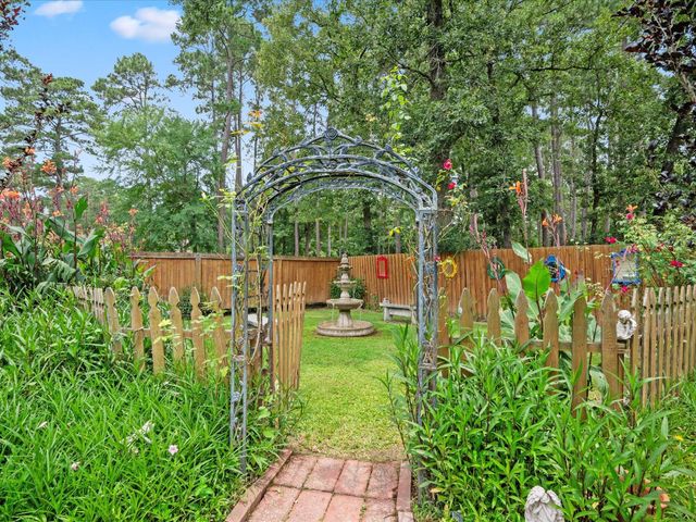 136 Fantail Street, Magnolia, TX 77355
