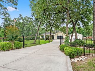 136 Fantail Street, Magnolia, TX 77355