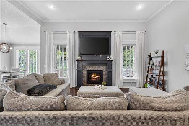 19104 W 100th Terrace, Lenexa, KS 66220