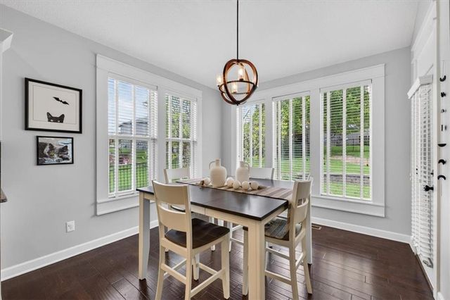 19104 W 100th Terrace, Lenexa, KS 66220