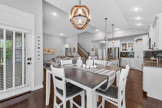 19104 W 100th Terrace, Lenexa, KS 66220