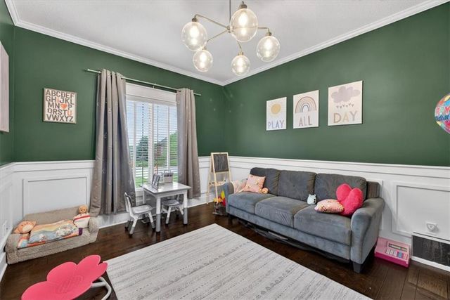 19104 W 100th Terrace, Lenexa, KS 66220