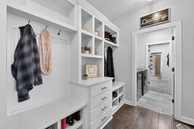 19104 W 100th Terrace, Lenexa, KS 66220