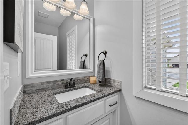 19104 W 100th Terrace, Lenexa, KS 66220