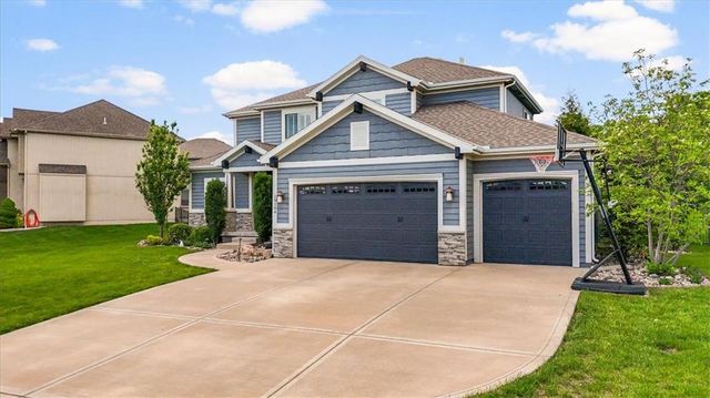 19104 W 100th Terrace, Lenexa, KS 66220
