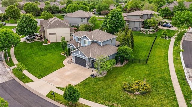 19104 W 100th Terrace, Lenexa, KS 66220