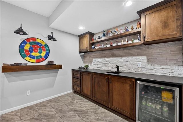 19104 W 100th Terrace, Lenexa, KS 66220