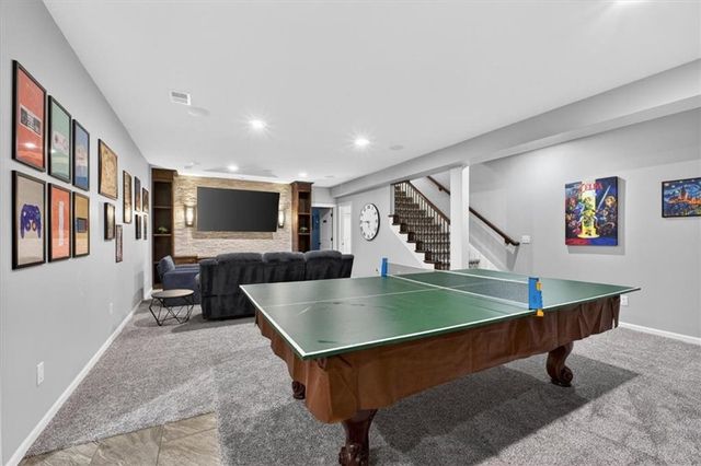 19104 W 100th Terrace, Lenexa, KS 66220