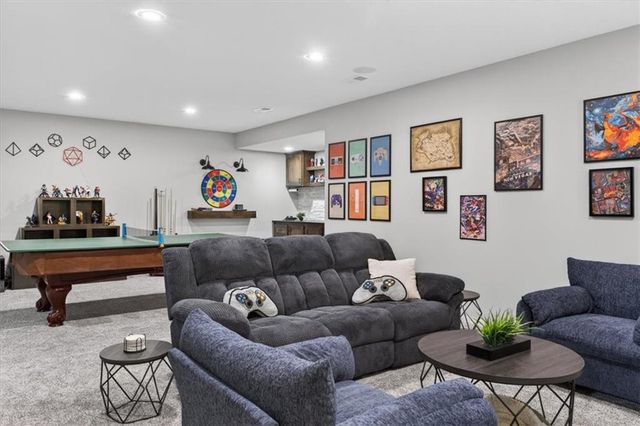 19104 W 100th Terrace, Lenexa, KS 66220