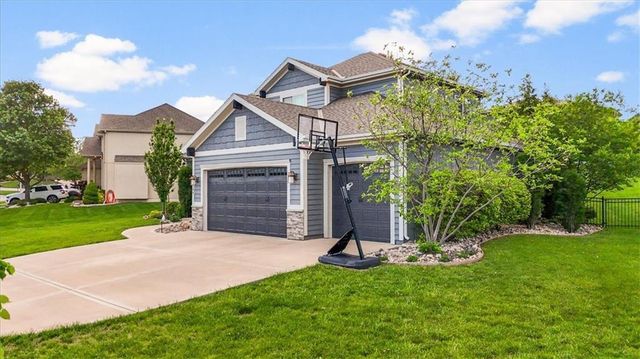 19104 W 100th Terrace, Lenexa, KS 66220