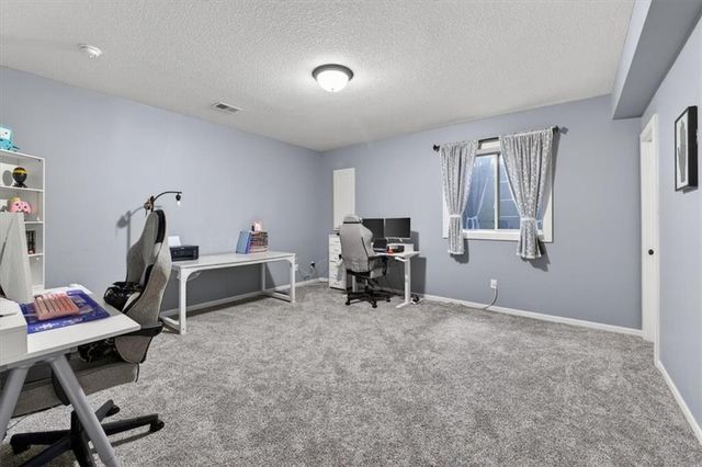 19104 W 100th Terrace, Lenexa, KS 66220