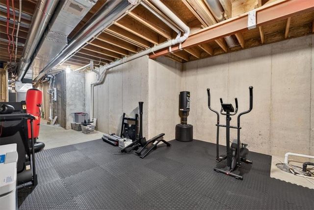 19104 W 100th Terrace, Lenexa, KS 66220