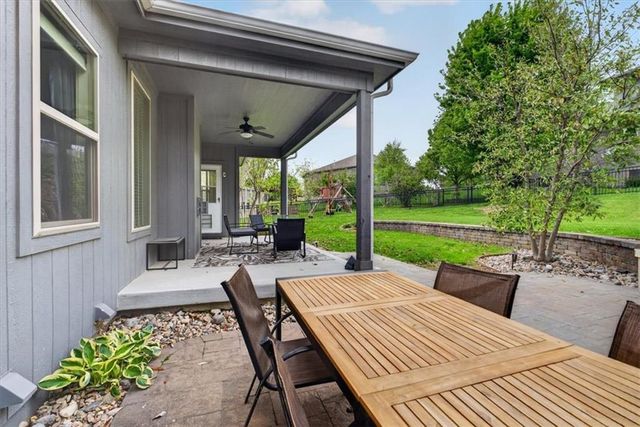 19104 W 100th Terrace, Lenexa, KS 66220