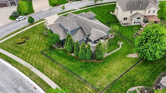 19104 W 100th Terrace, Lenexa, KS 66220