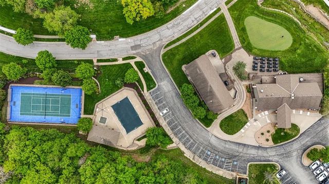 19104 W 100th Terrace, Lenexa, KS 66220