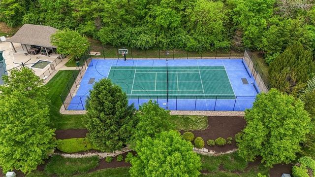 19104 W 100th Terrace, Lenexa, KS 66220