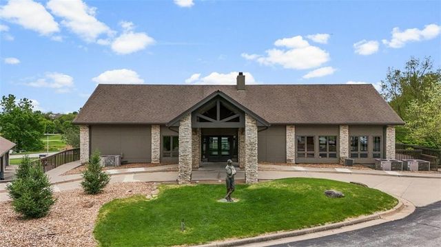 19104 W 100th Terrace, Lenexa, KS 66220