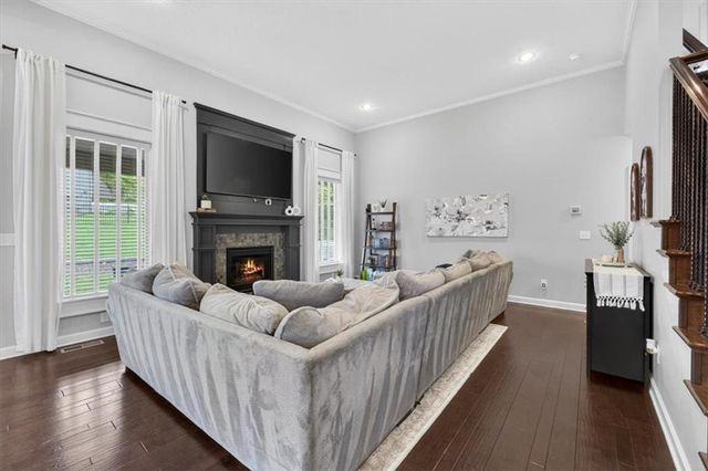 19104 W 100th Terrace, Lenexa, KS 66220