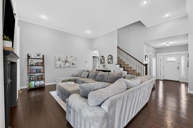 19104 W 100th Terrace, Lenexa, KS 66220