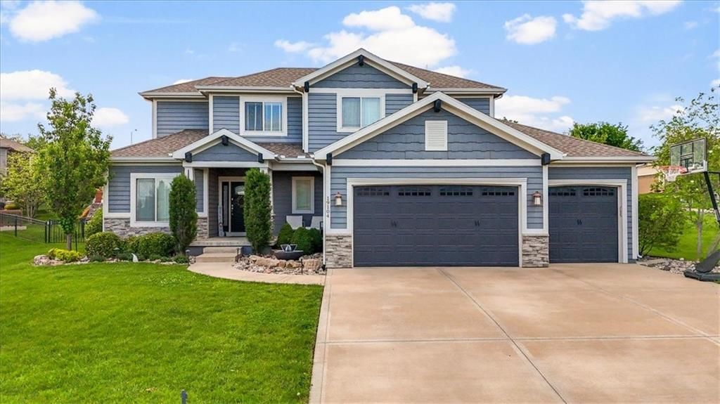 19104 W 100th Terrace, Lenexa, KS 66220