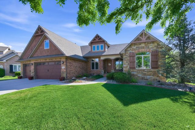 214 N City View Cir, Wichita, KS 67235