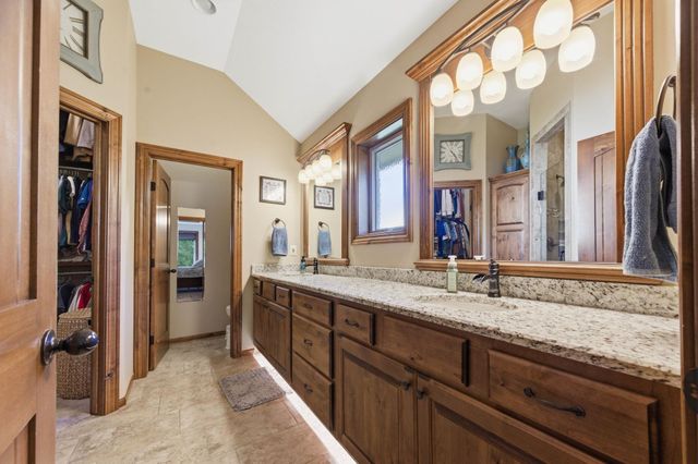 214 N City View Cir, Wichita, KS 67235