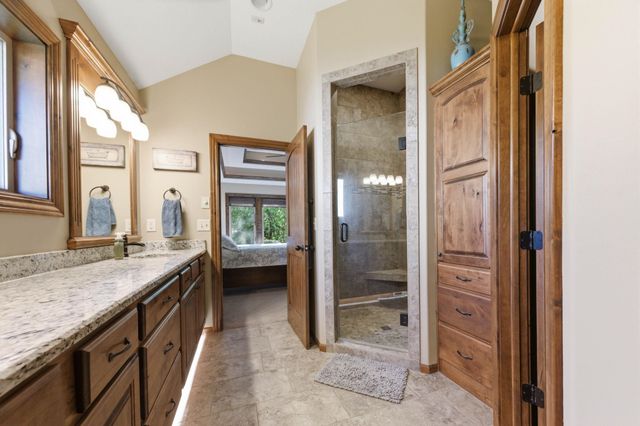 214 N City View Cir, Wichita, KS 67235