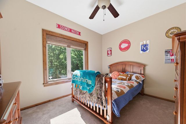 214 N City View Cir, Wichita, KS 67235