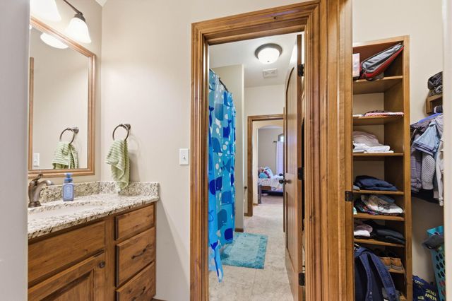 214 N City View Cir, Wichita, KS 67235