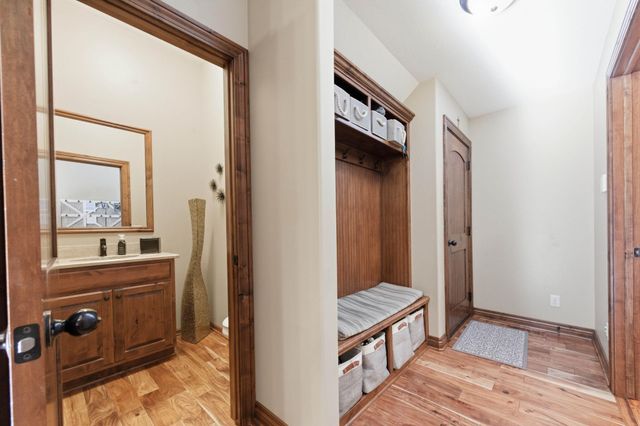 214 N City View Cir, Wichita, KS 67235