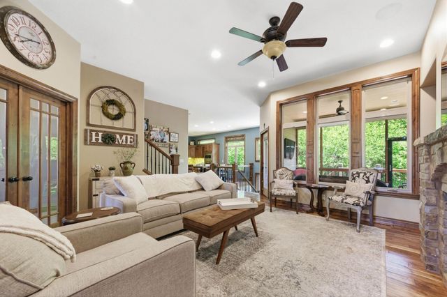 214 N City View Cir, Wichita, KS 67235