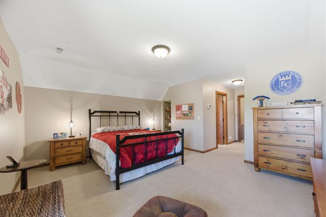 214 N City View Cir, Wichita, KS 67235