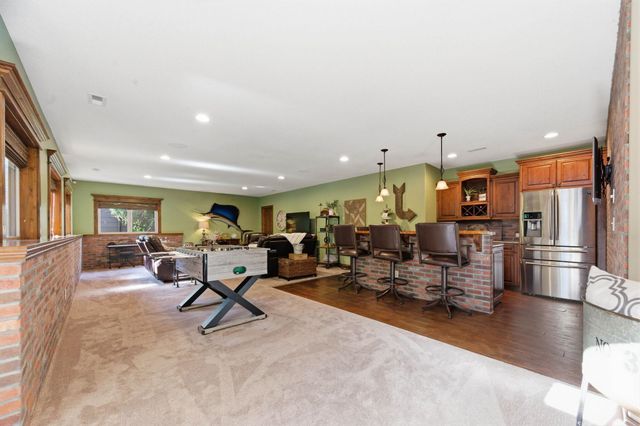 214 N City View Cir, Wichita, KS 67235