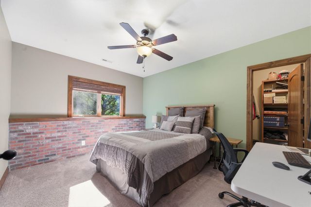 214 N City View Cir, Wichita, KS 67235