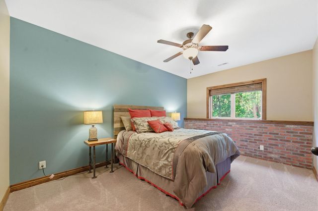 214 N City View Cir, Wichita, KS 67235