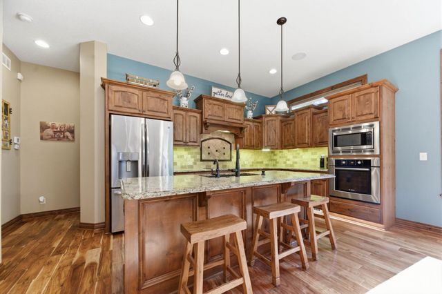 214 N City View Cir, Wichita, KS 67235