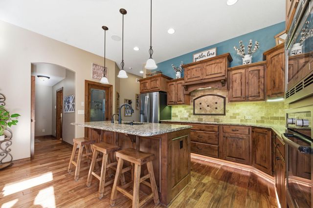 214 N City View Cir, Wichita, KS 67235